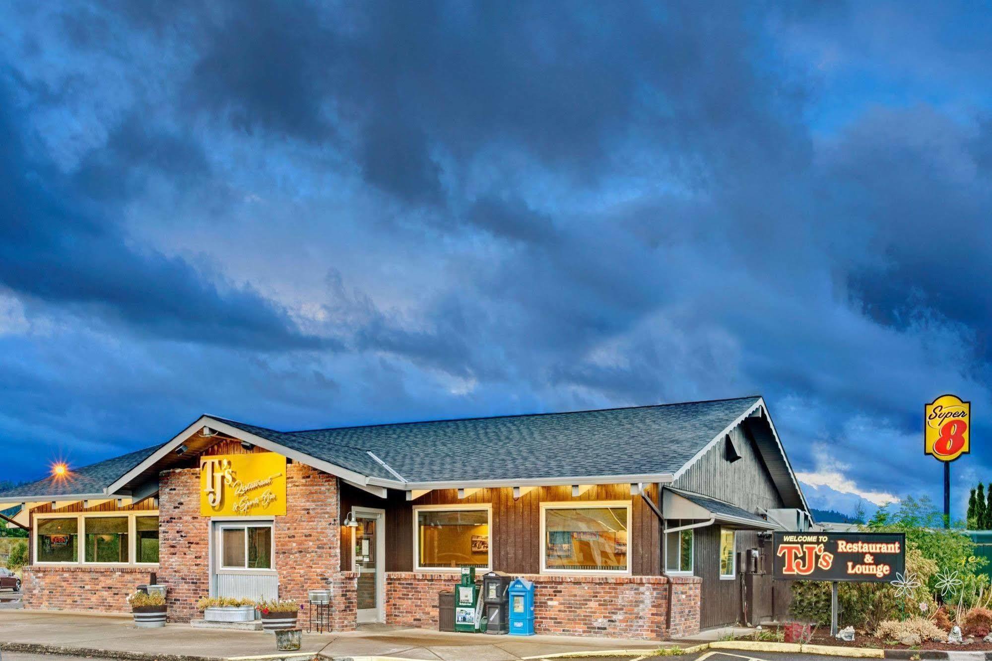 Hotel Super 8 Creswell/South Eugene Esterno foto
